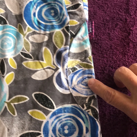 Scrub Top - Picture 4 of 5